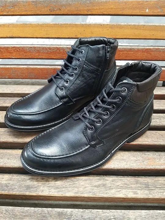 Bota masculina MR Cat 44 em couro