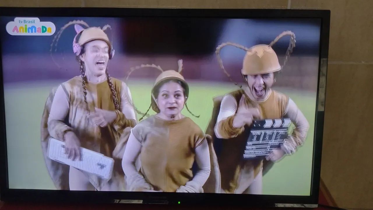 TV PANASONIC 32 POLEGADAS MODELO TC-L32XM6B - Foto 2