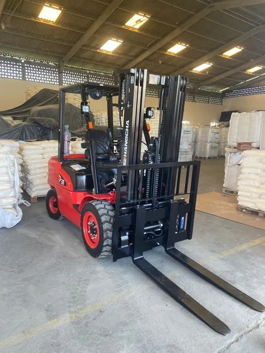 EMPILHADEIRA HANGCHA | 3800KG | TRIPLEX | A PRONTA ENTREGA