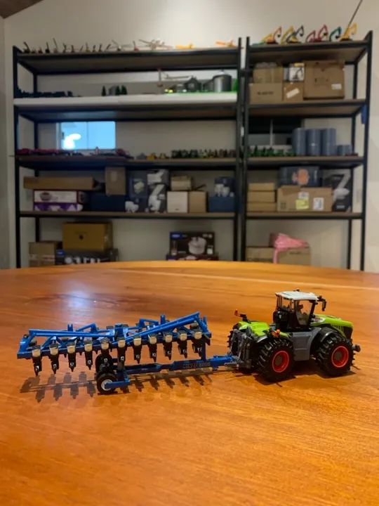 Miniatura plantadeira Kinze 3605 1/64 16 linhas  - Foto 2