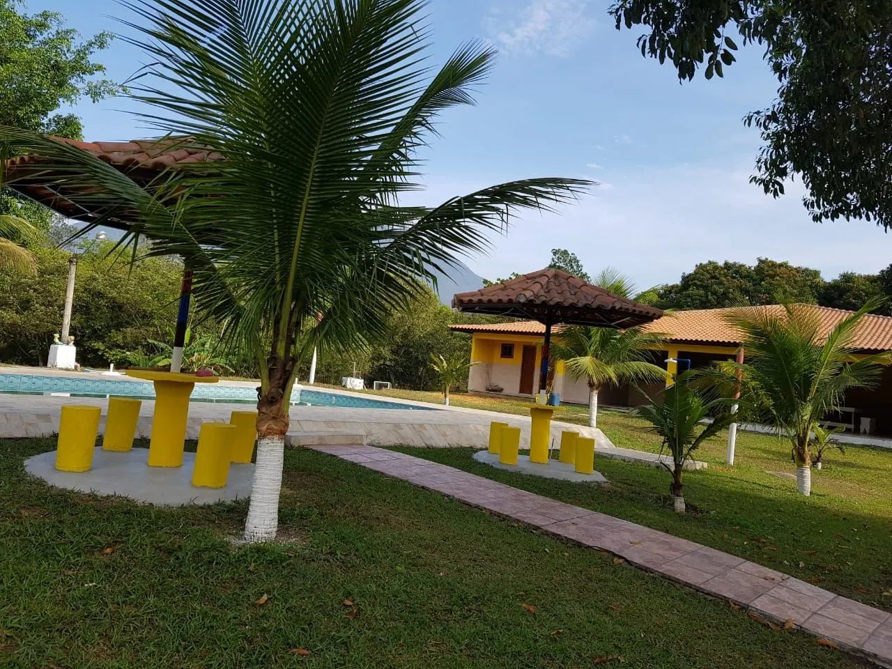 LINDO SITIO EM TINGUA 