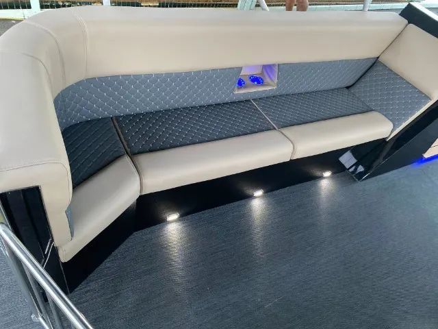 Pontoon Trimarã 100% Alumínio Sem Uso Zero p/ 15 Pessoas - Foto 15