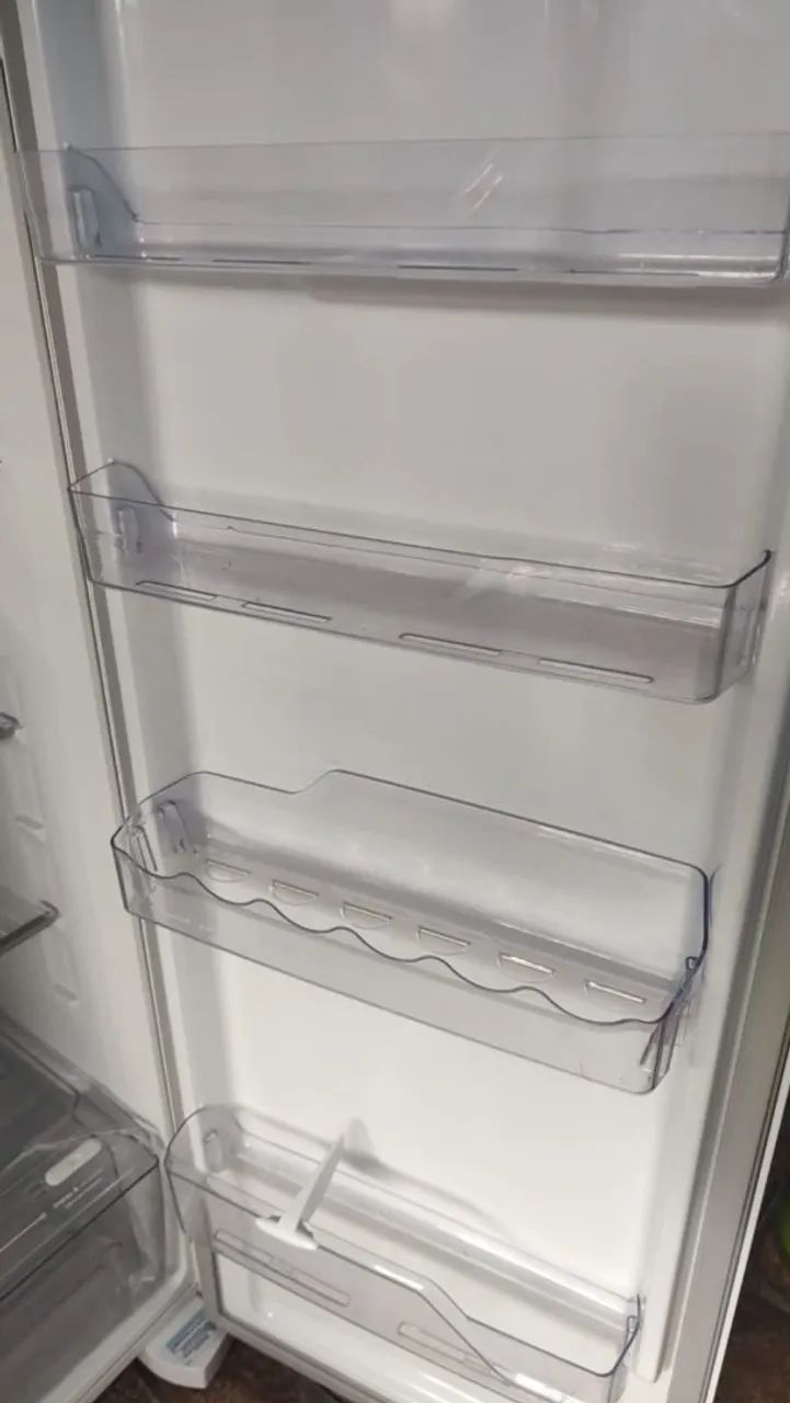 Geladeira Eletrolux RFE 39 FROST FREE 127V - Foto 4