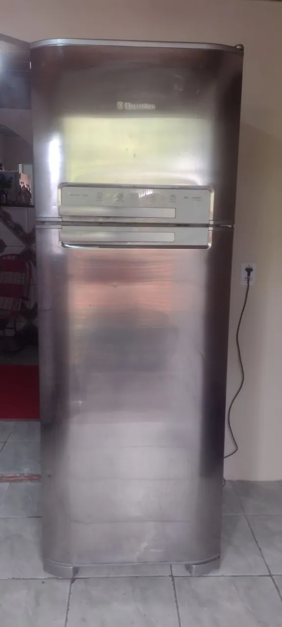 Geladeira Electrolux frost free inox