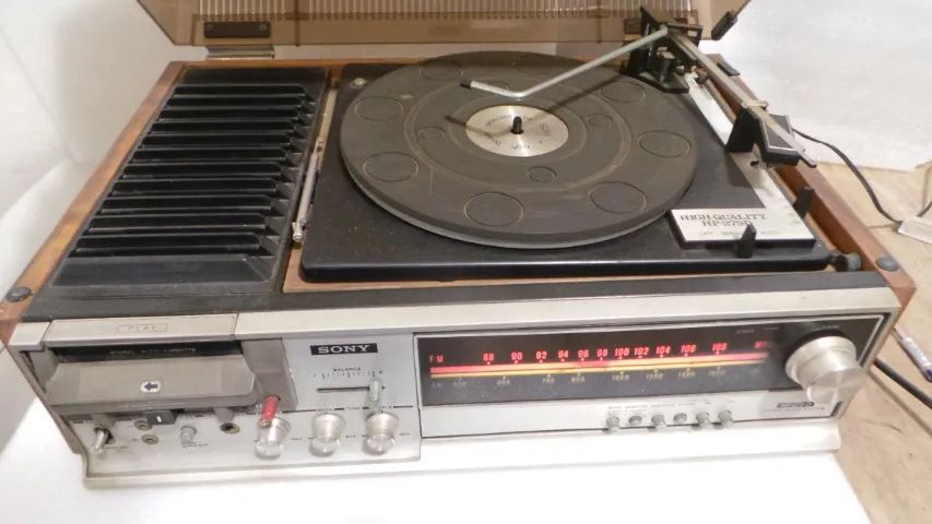 SOM ANTIGO 3X1 DA SONY MODELO HP-279D LIGANDO PRECISANDO REPAROS
