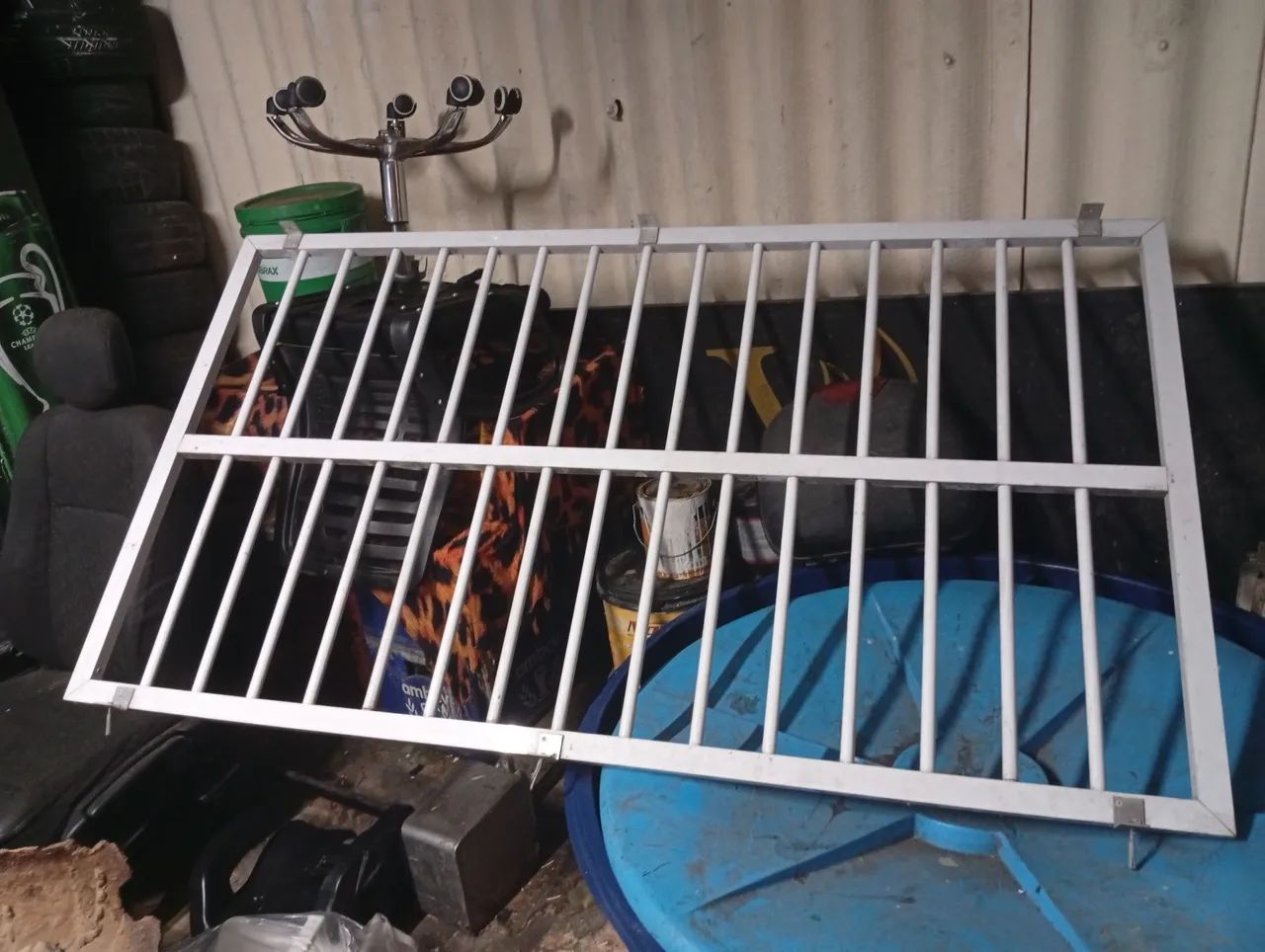 Grade de alumínio 64595711580931120