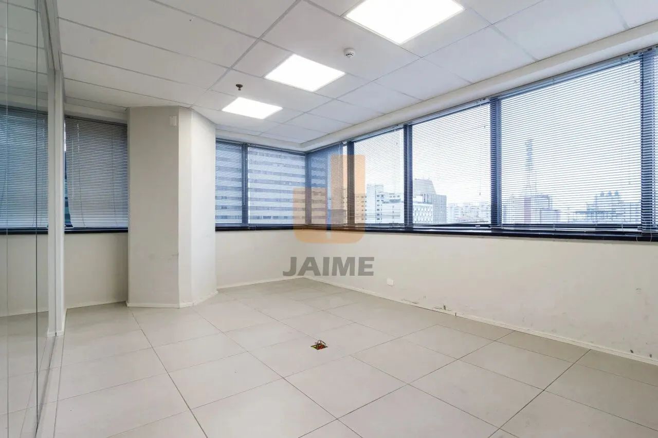 Excelente sala Comercial, 6 vagas, localizado a uma quadro do Metrô, perto do Shopping Pau - Foto 6