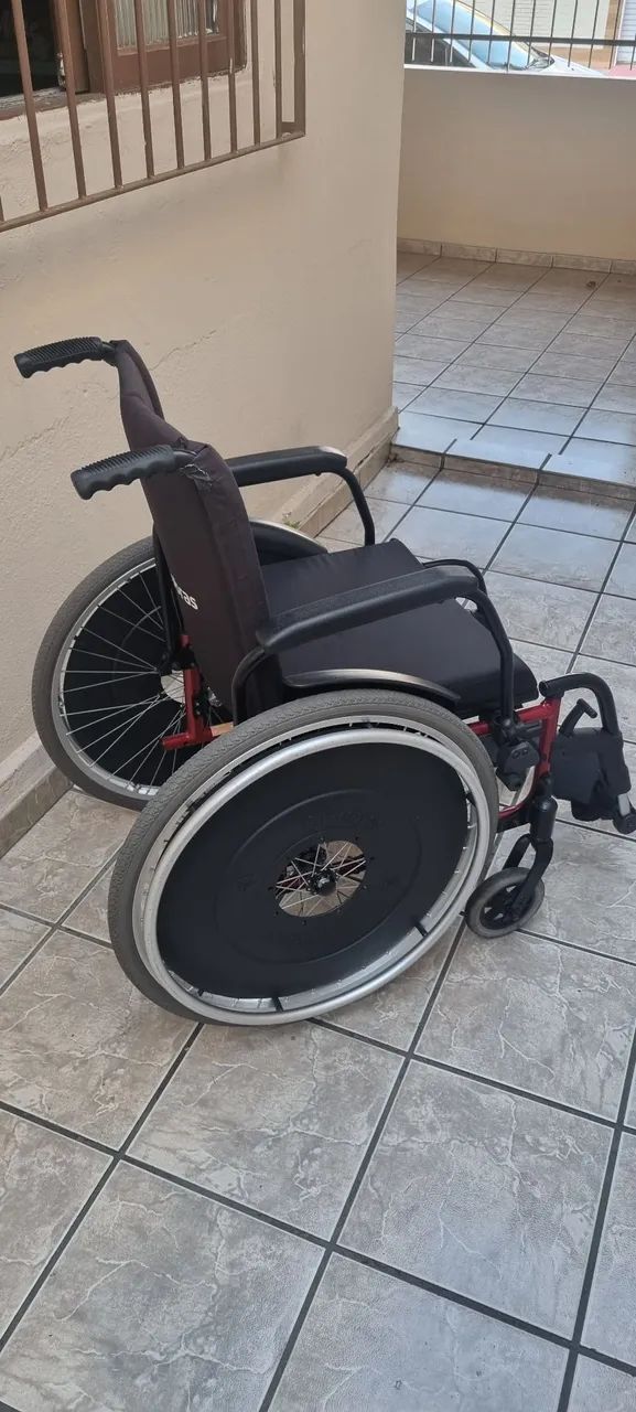CADEIRA DE RODAS