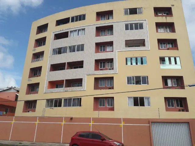 Apartamento 2 qtos, condominio fechado, excelente localização na Praia do Futuro.