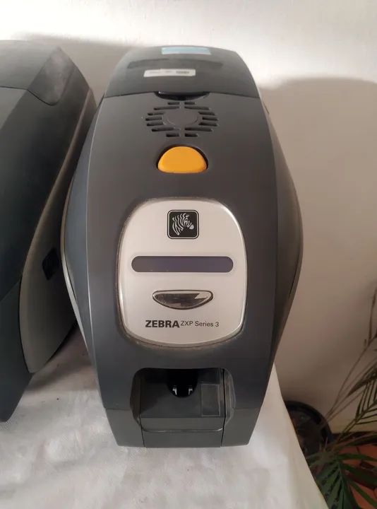2 Impressoras de Cartões Zebra