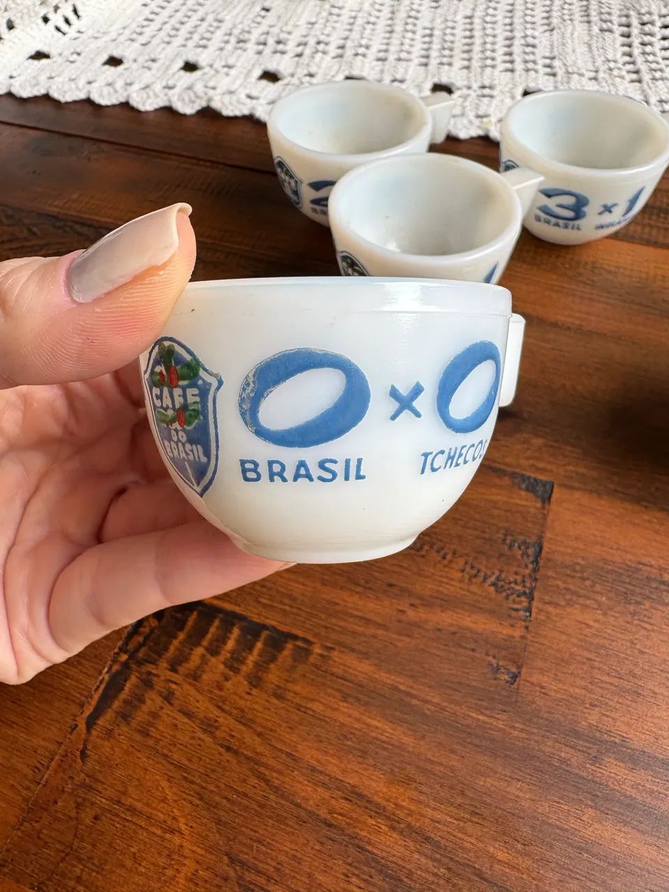 ? COLEÇÃO RARA - XÍCARAS DA COPA DO MUNDO 1958 / 1962 ? - Foto 2