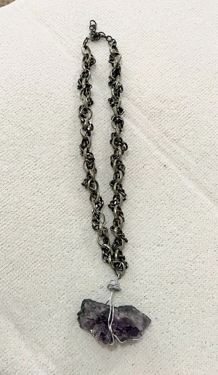 Vende-se Colar de Corrente prateada com Drusa de Ametista.  - Foto 2