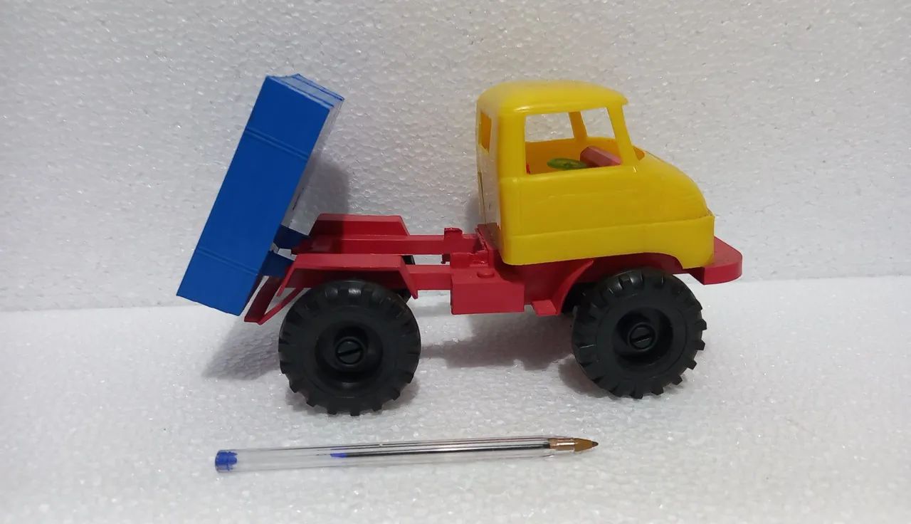 Caminhão de brinquedo antigo UNIMOG. - Foto 4