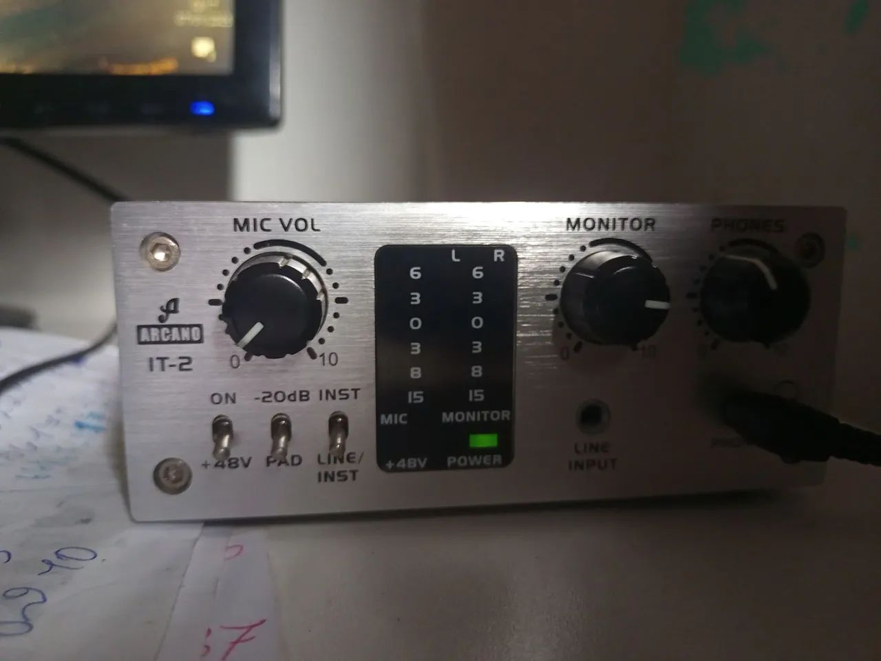 Interface de áudio Arcano IT-2