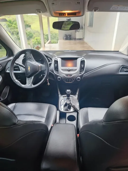 Cruze Sedan Preto LT 1.4 Automático
