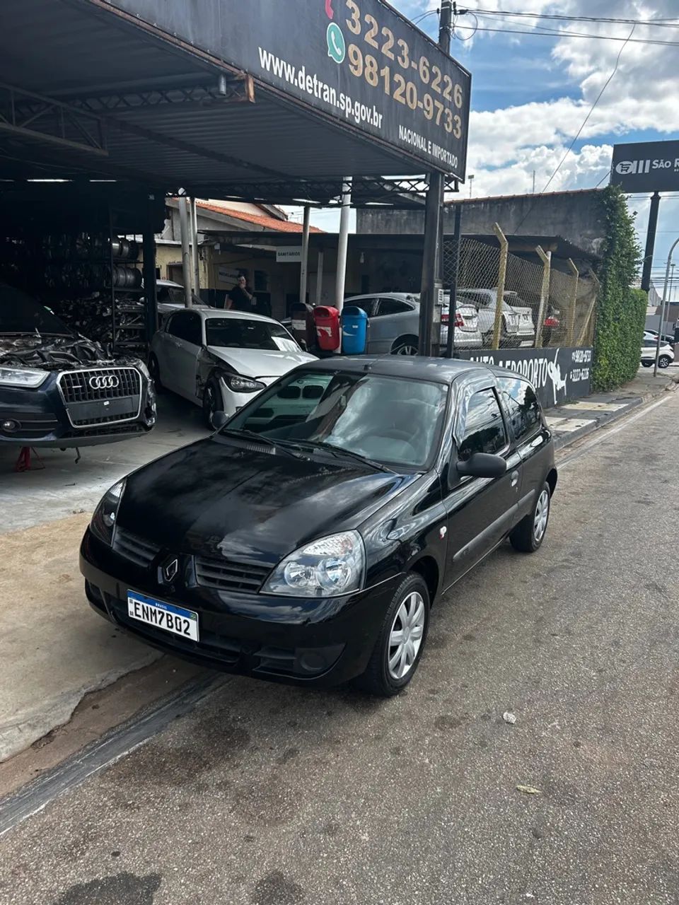 Clio 1.0 básico baixo km
