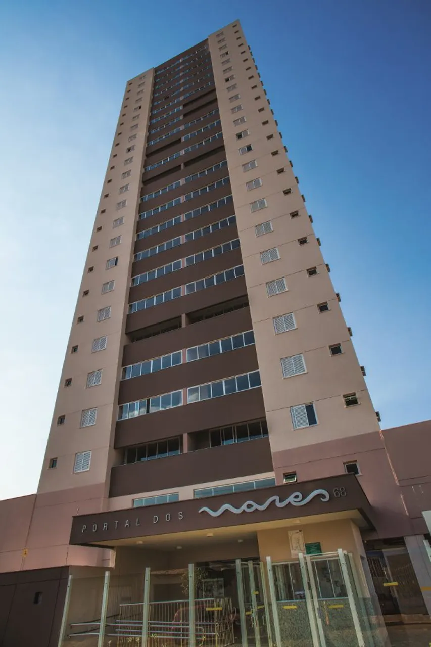 Alugo apartamento 2Q/S com guarda roupas e 2 garagens no Cond. Portal dos Mares, St. Negrã