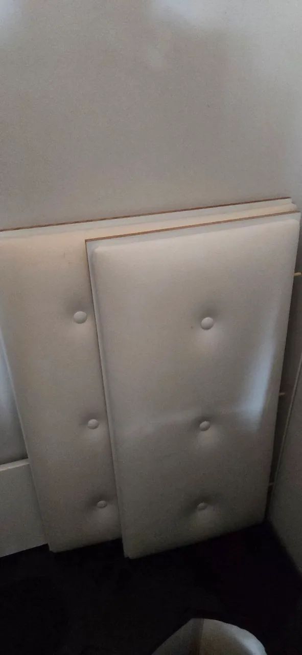 Berço Infantil Rertrô com Capitonê - Branco Brilho com Cinza - Foto 2