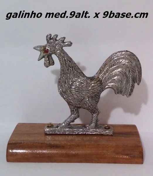 2 enfeites prateados base madeira - Foto 4