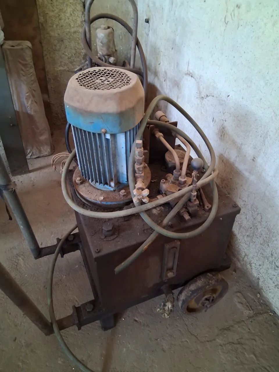 Máquina hidráulica , pistão hidráulico e comando - Foto 2