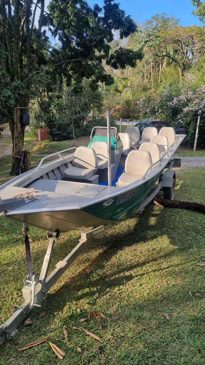 Lancha 8+1 carreta ideal trabalho taxiboat, escola, passeios