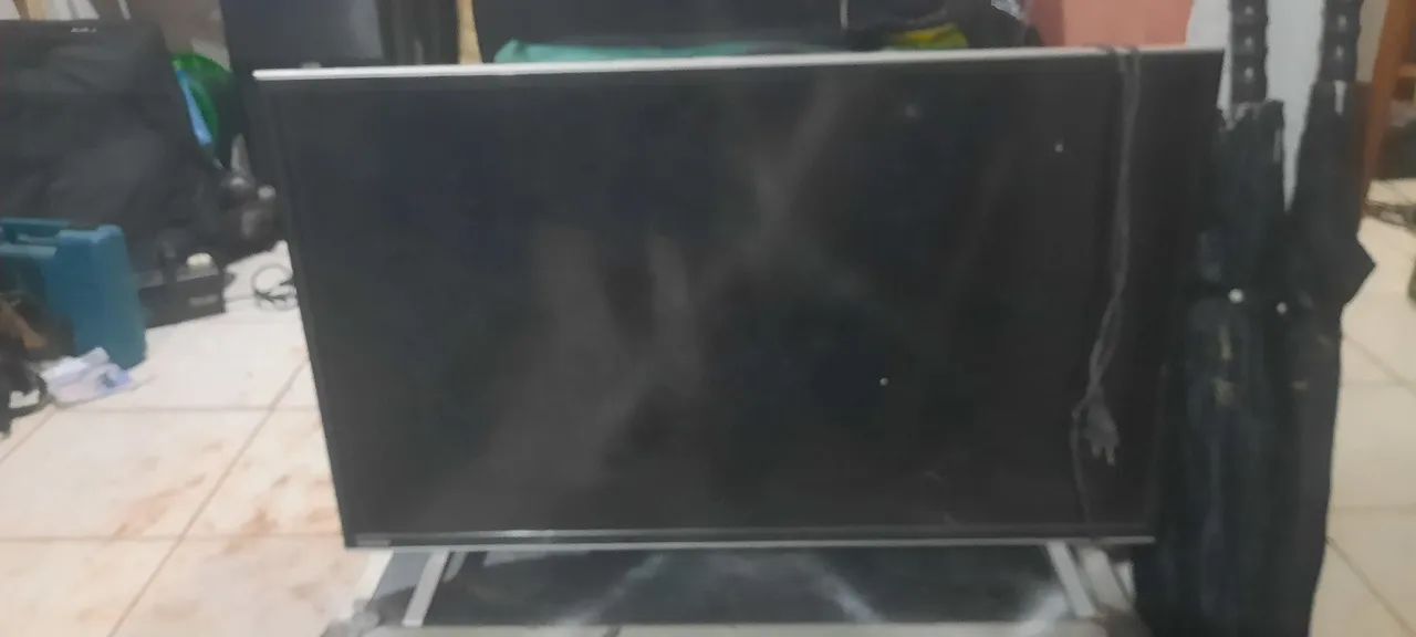 Tv Toshiba 32 com tela trincada - Foto 3