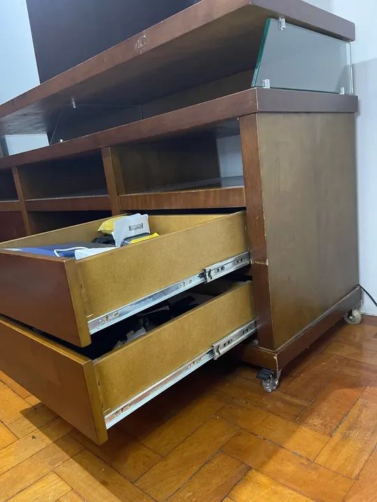 Rack de TV em madeira maciça64291056679937122