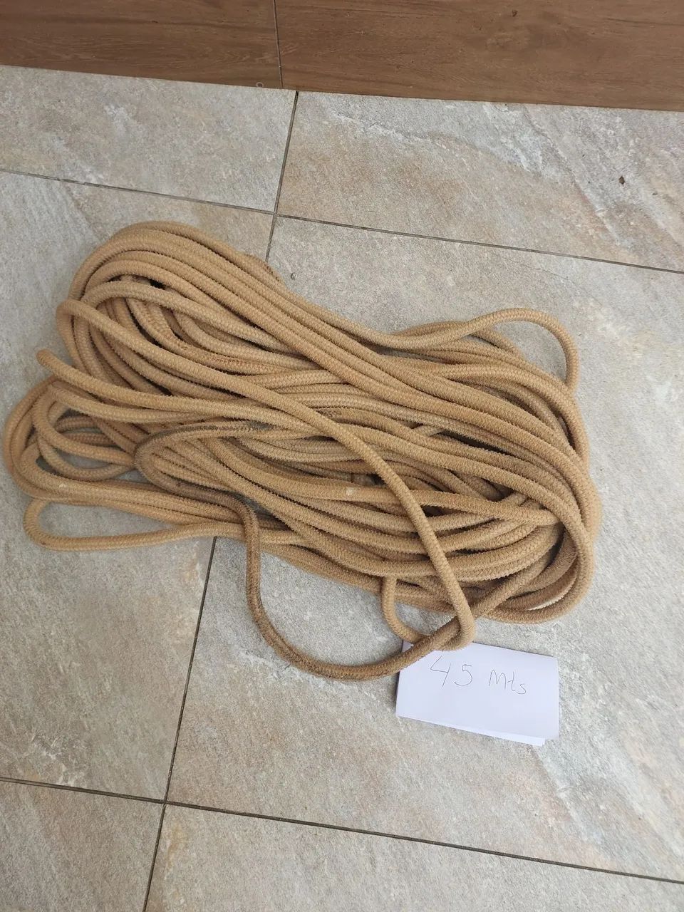 45 mts de corda de 14 mm.