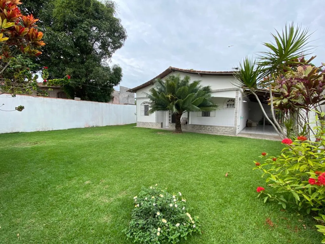 Casa para venda possui 121 metros quadrados com 3 quartos em Praia do Morro - Guarapari -