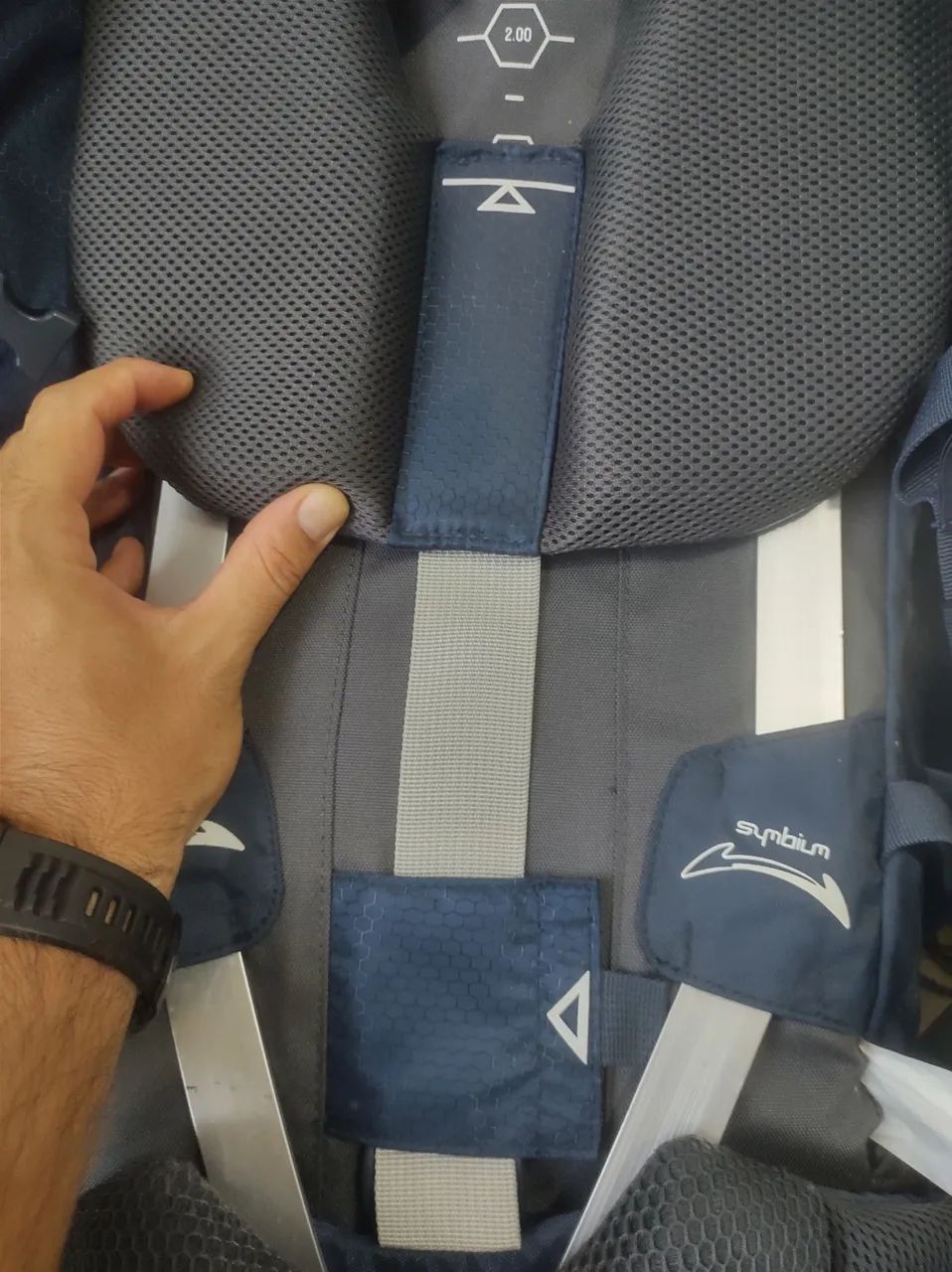 Mochila Quechua Symbium 70+10L + Bolsa de Transporte para Avião - Brinde - Foto 5