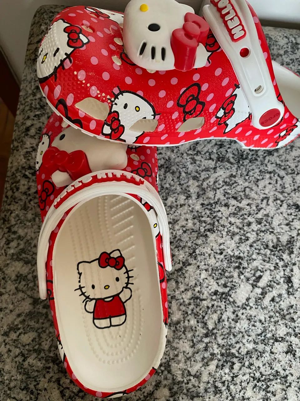 Crocs da Hello Kitty - Foto 2