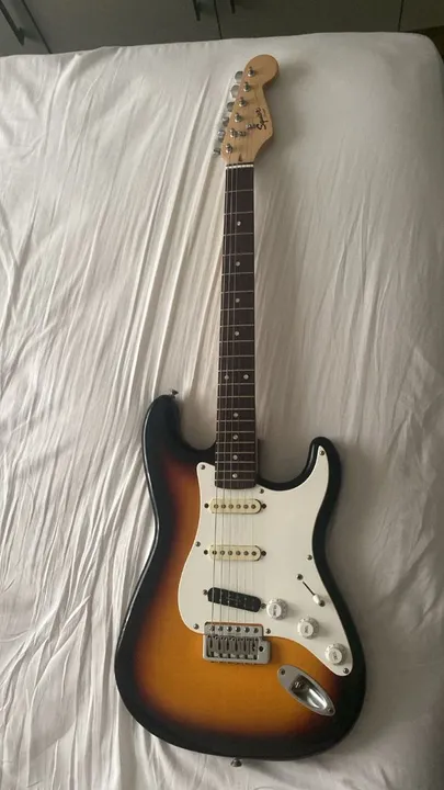 guitarra squier bullet stratocaster