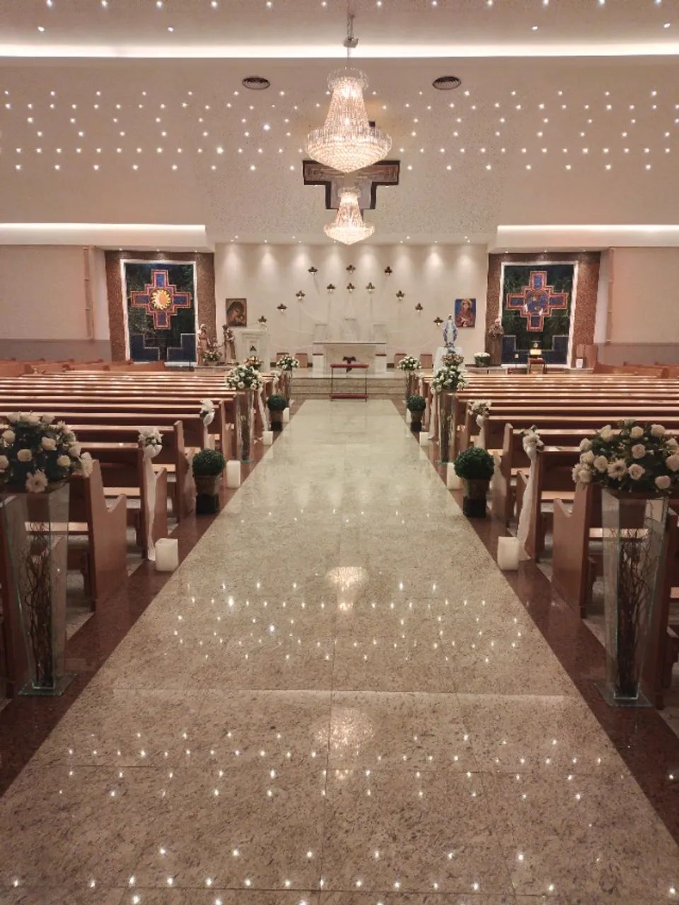 Decoração corredor para cerimônia de casamento