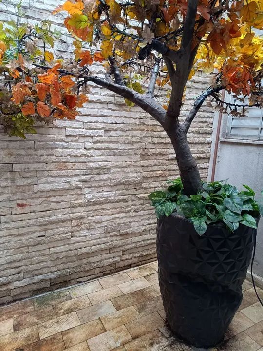 Árvore Artificial Grande com Luzes - Foto 5