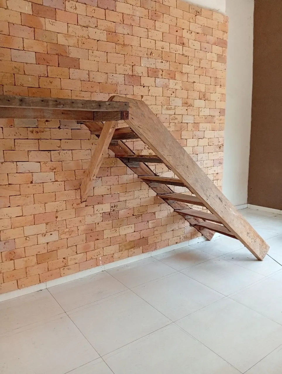 Alugo casa sobrado germinado