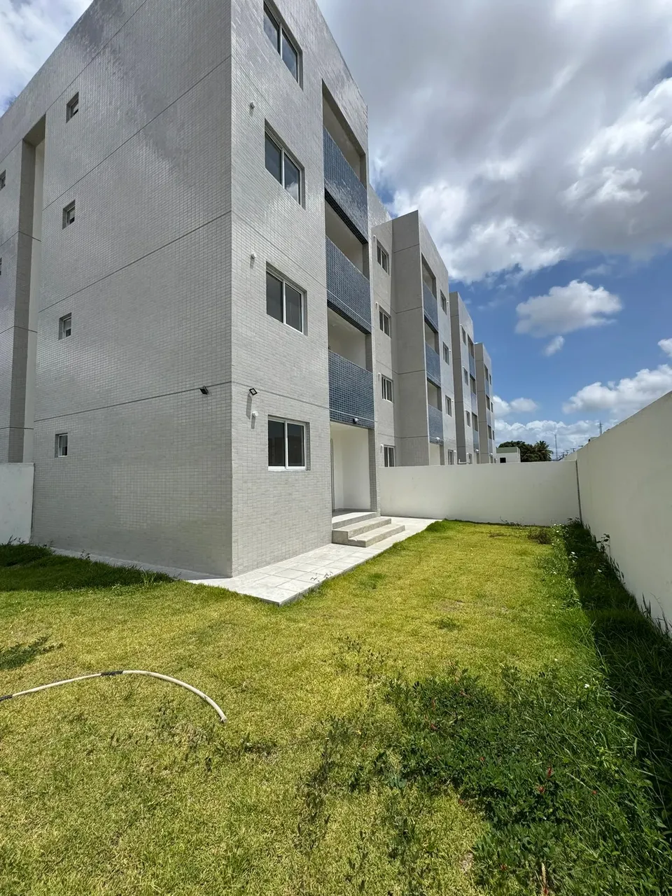 APARTAMENTO PRONTO PRA MORAR COM 2 QUARTOS E COM AREA PRIVATIVA