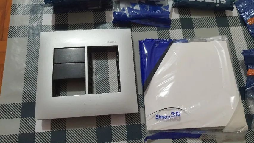 Espelho Tomada e Interruptores Simon 35 - Foto 2