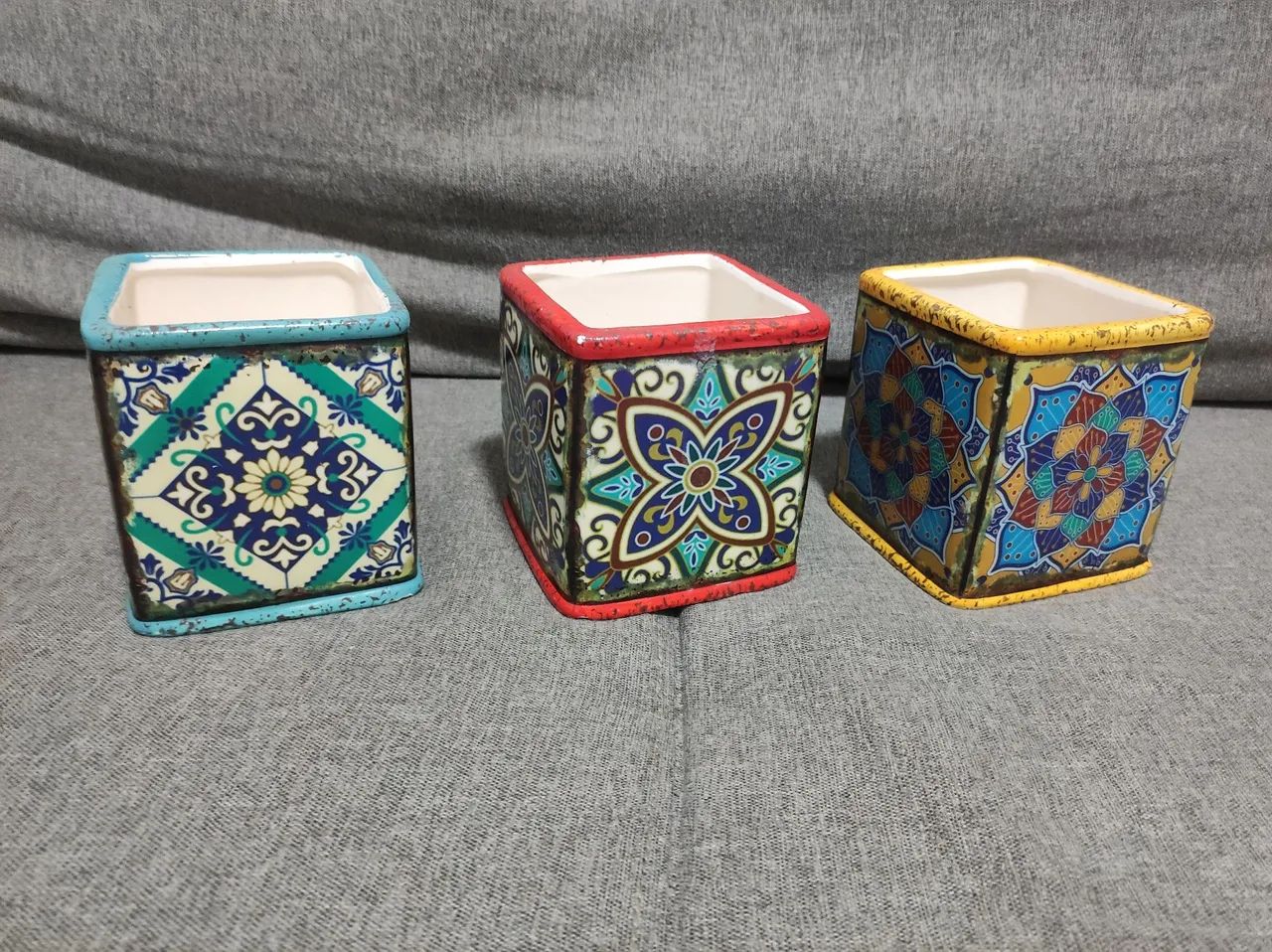 3 Vasos Decorativos em Cerâmica - Foto 3