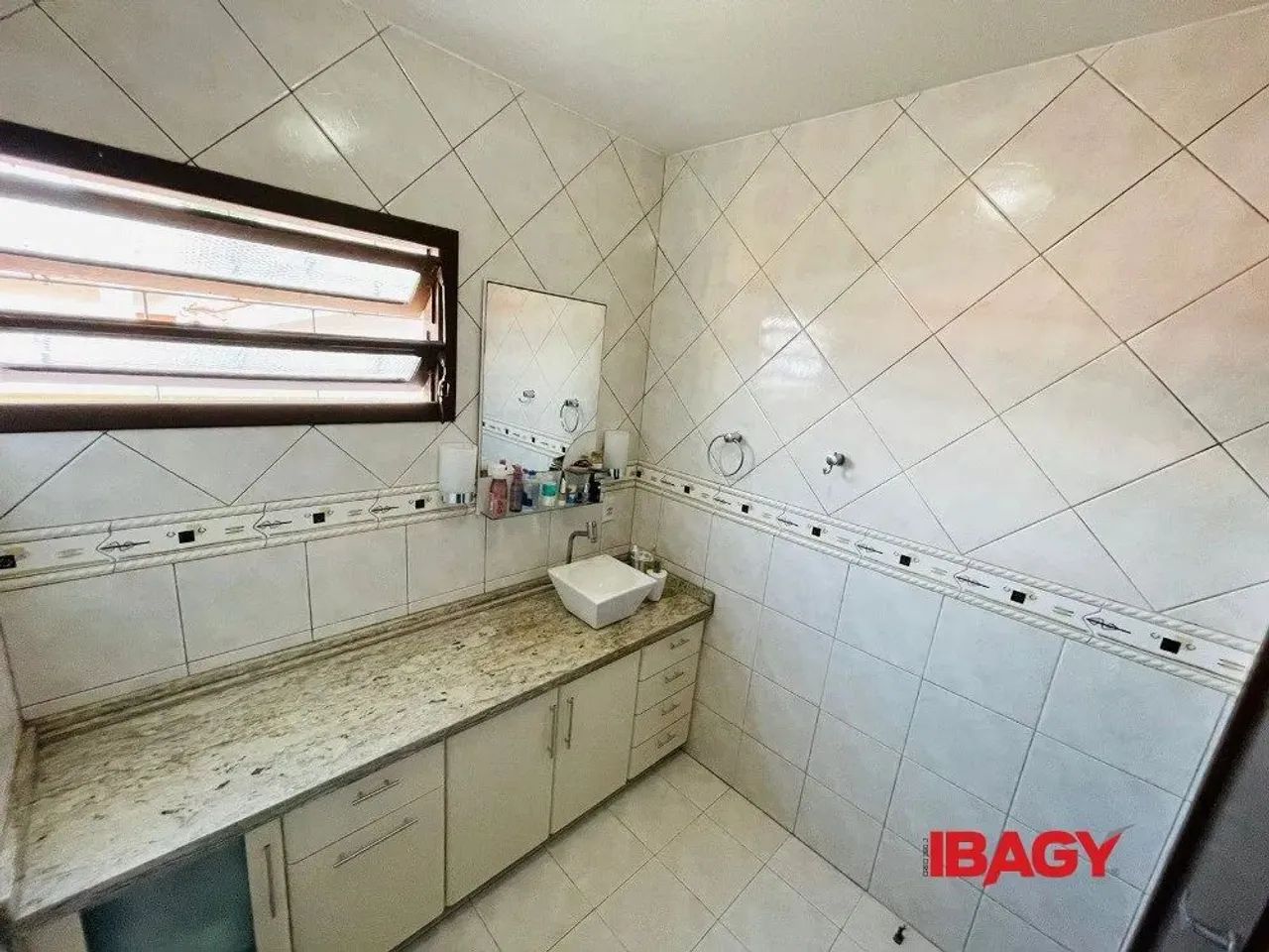 Excelente Casa 4 dormitório(s) em PANTANAL - FLORIANOPOLIS - Foto 4