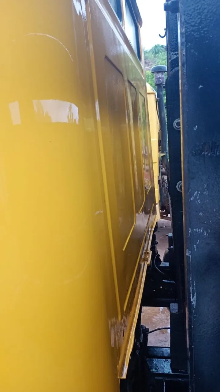 Caminhão Amarelo - Peças e Acessórios