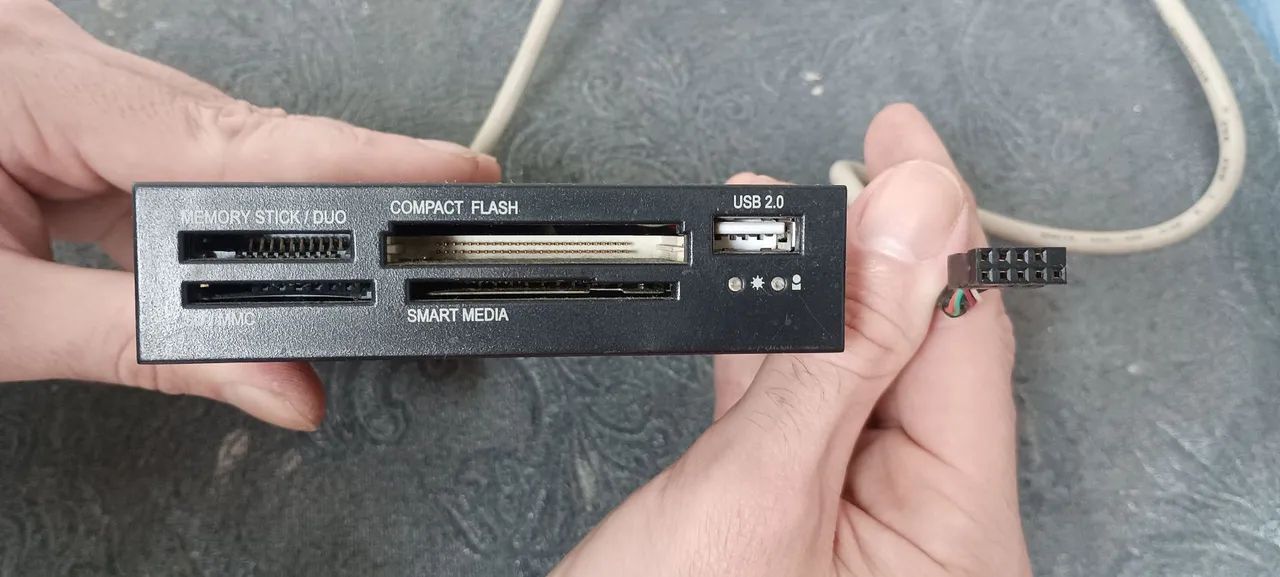 Leitor de CD, DVD e cartão de memoria LG64407623063681123