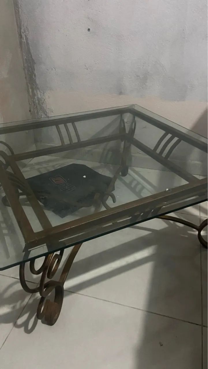 Mesa de centro em vidro e metal - Foto 2