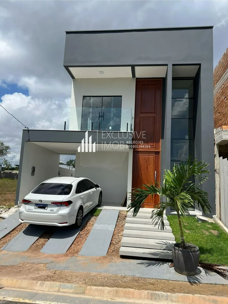 EXCELENTE CASA NO CONDOMÍNIO JARDIM DAS MANGUEIRAS