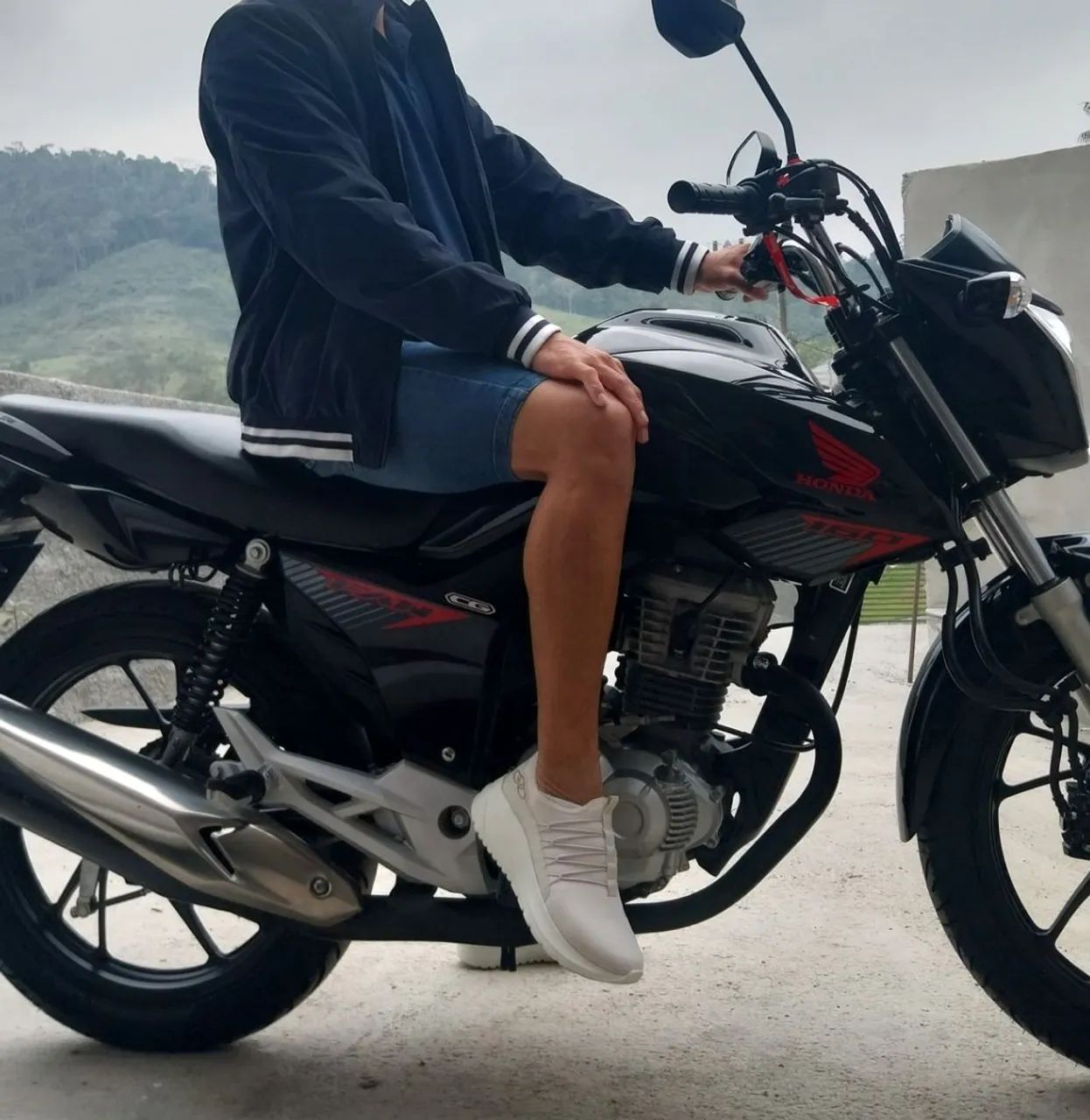 MOTO EM EXCELENTE ESTADO