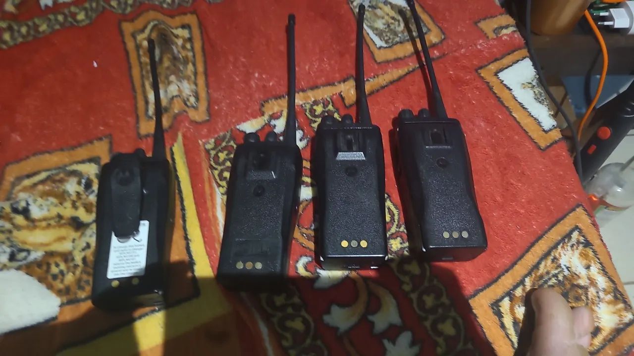 04 rádio ht Motorola 