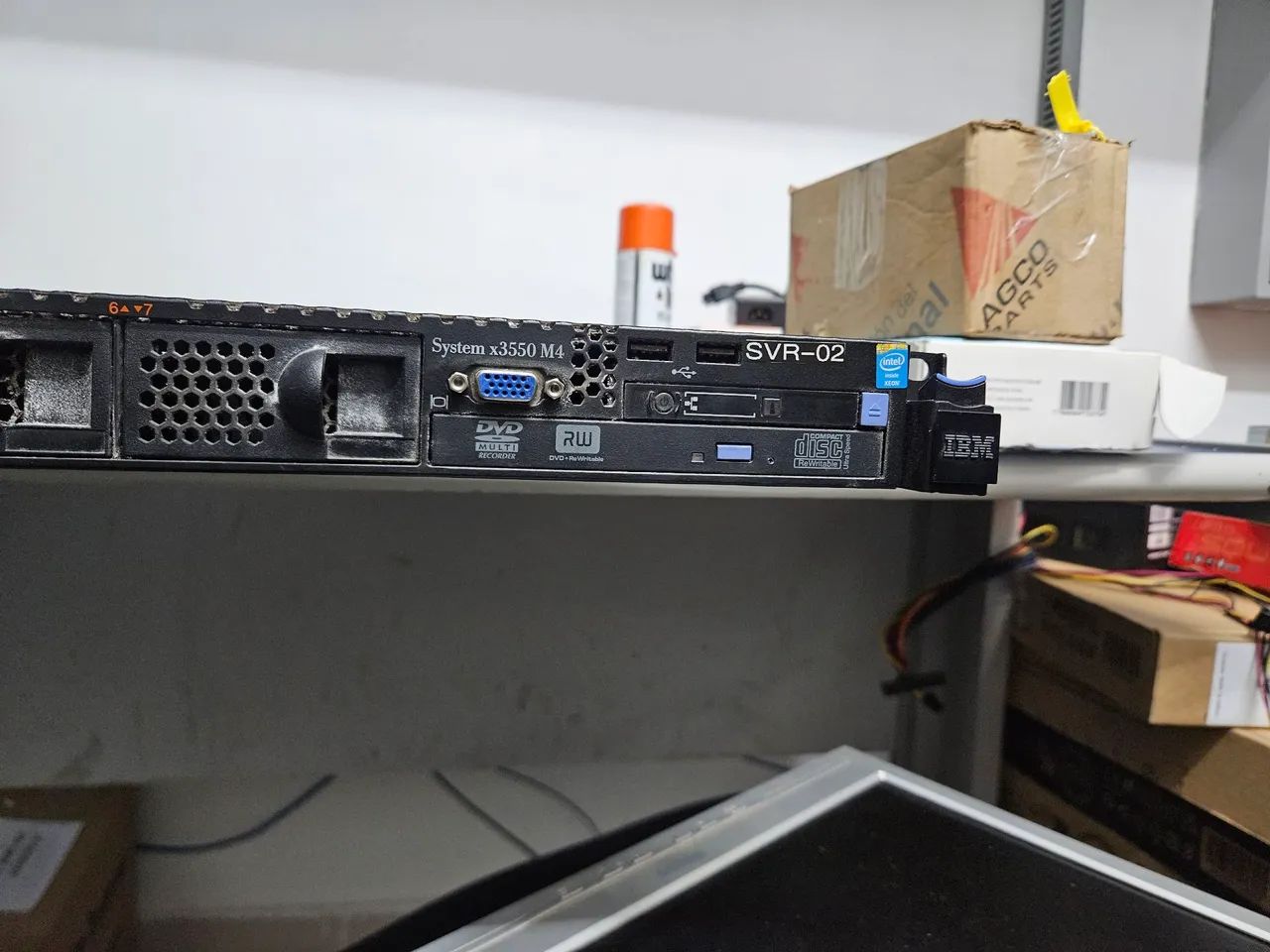 2 servidores IBM X3550 2 xeon 88gb ram 