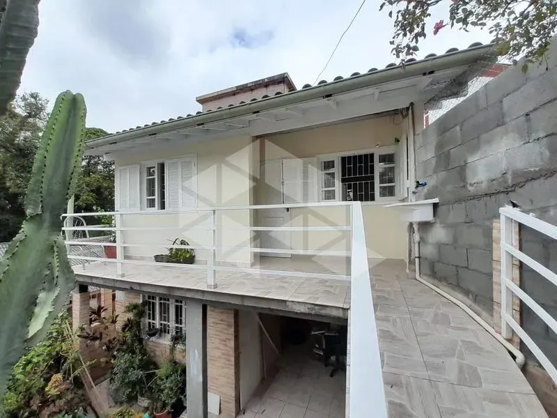 Casa em SERRINHA