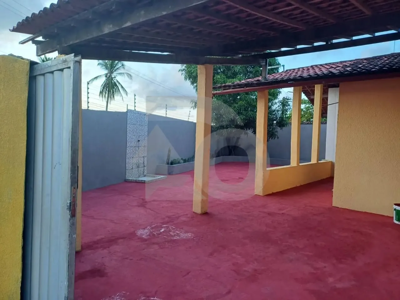 Vila Real no Rosa Elze: Casa com 2/4, Varanda e 2 Vagas Cobertas