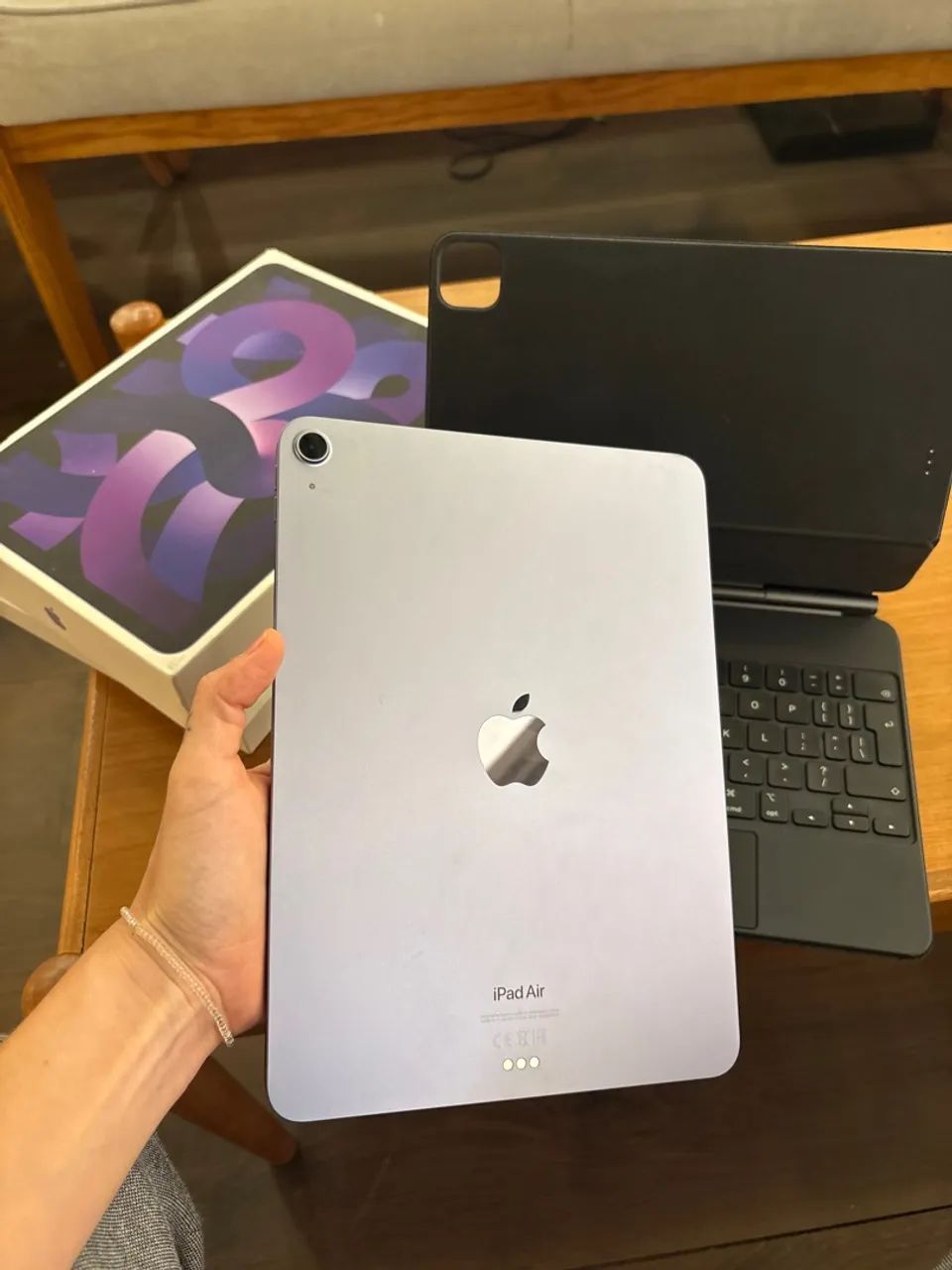 iPad Air 5 com teclado e capa - Foto 3