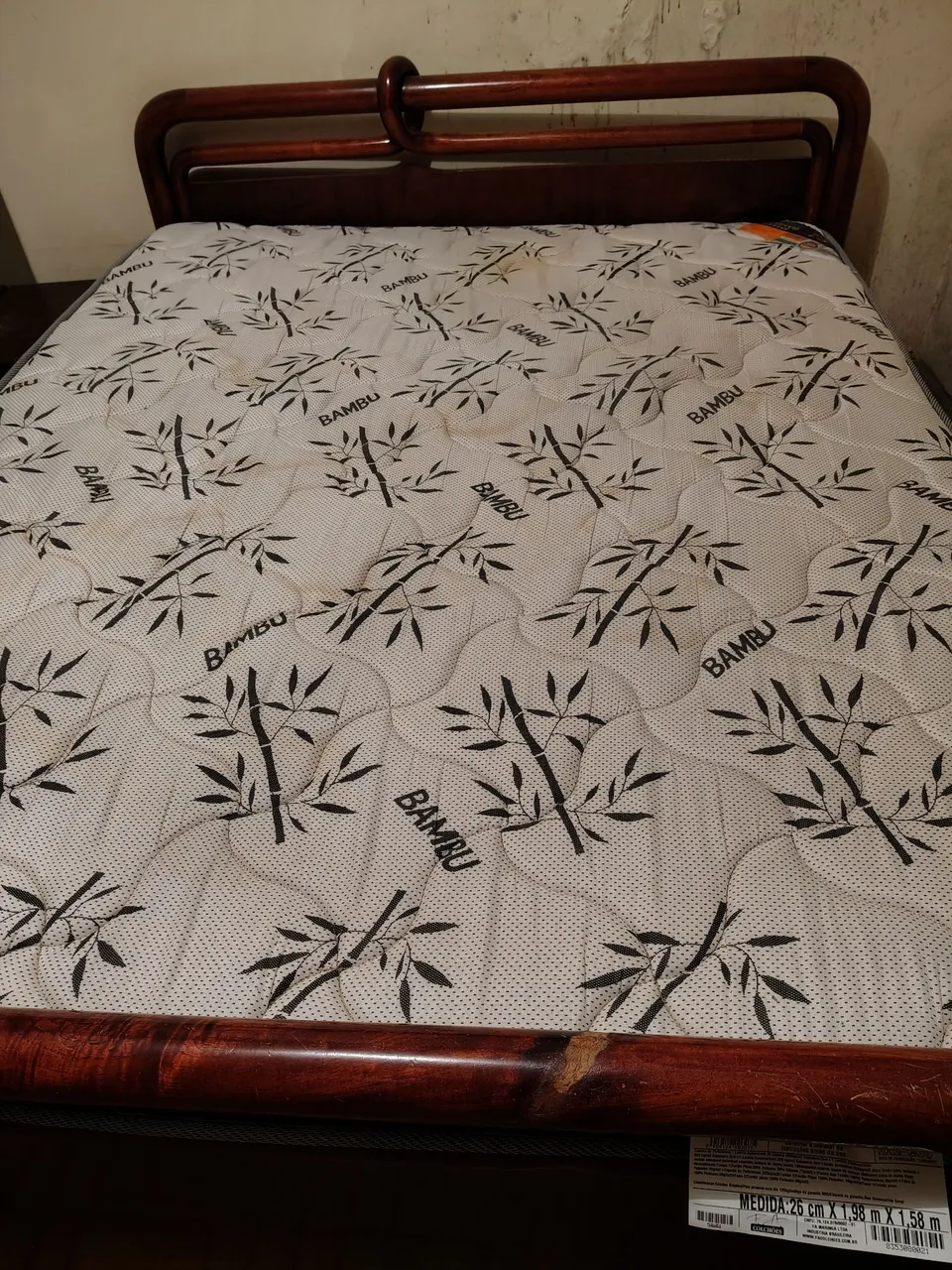 Cama de casal madeira maciça (mogno) tamanho queen size